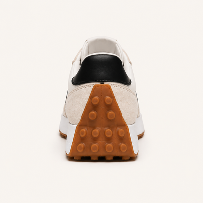 Orthonell Motion Nova™_model_foto_ergonomische_schoen_kleur_wit_zwart_beige